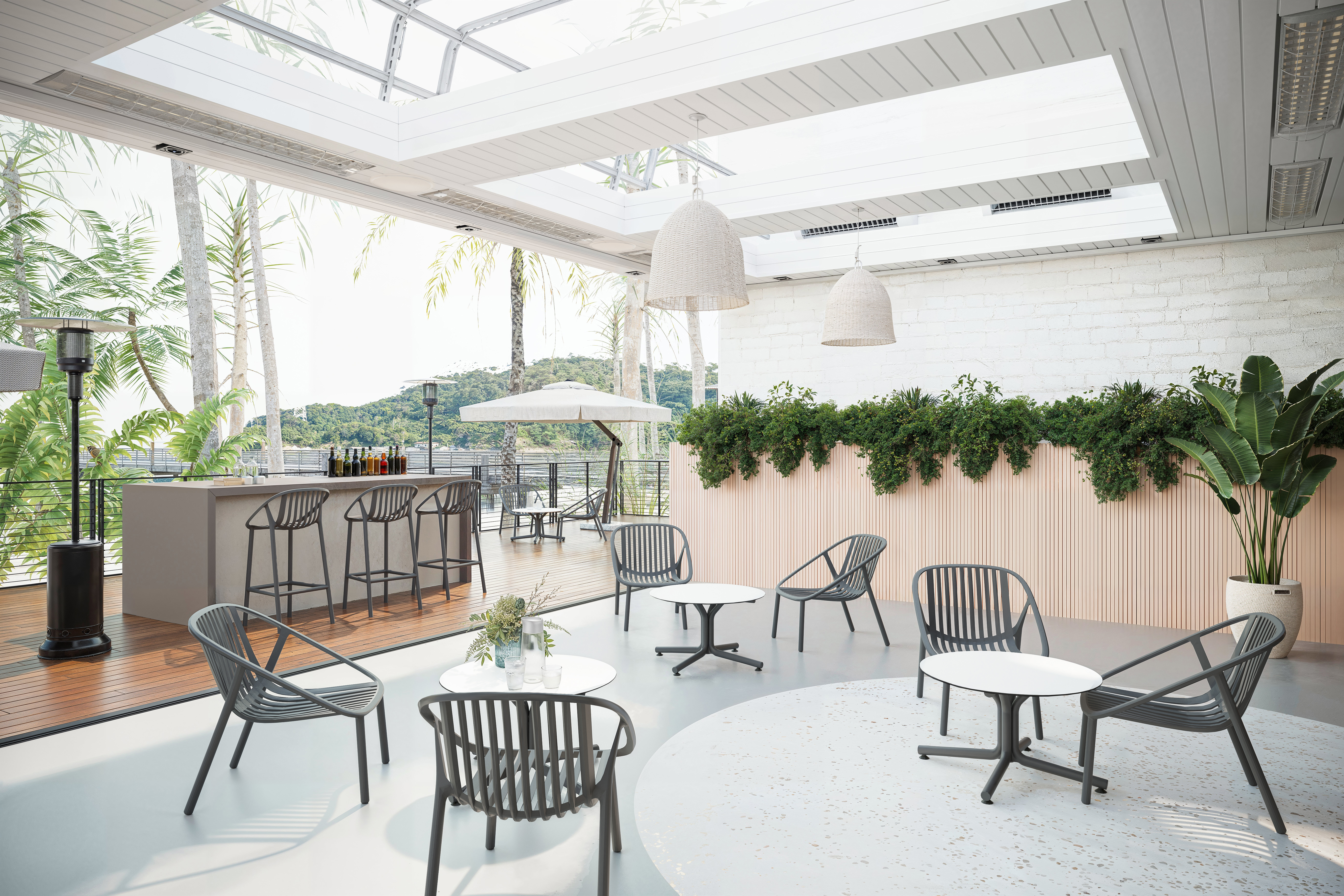 Mesa Bini Lounge HPL