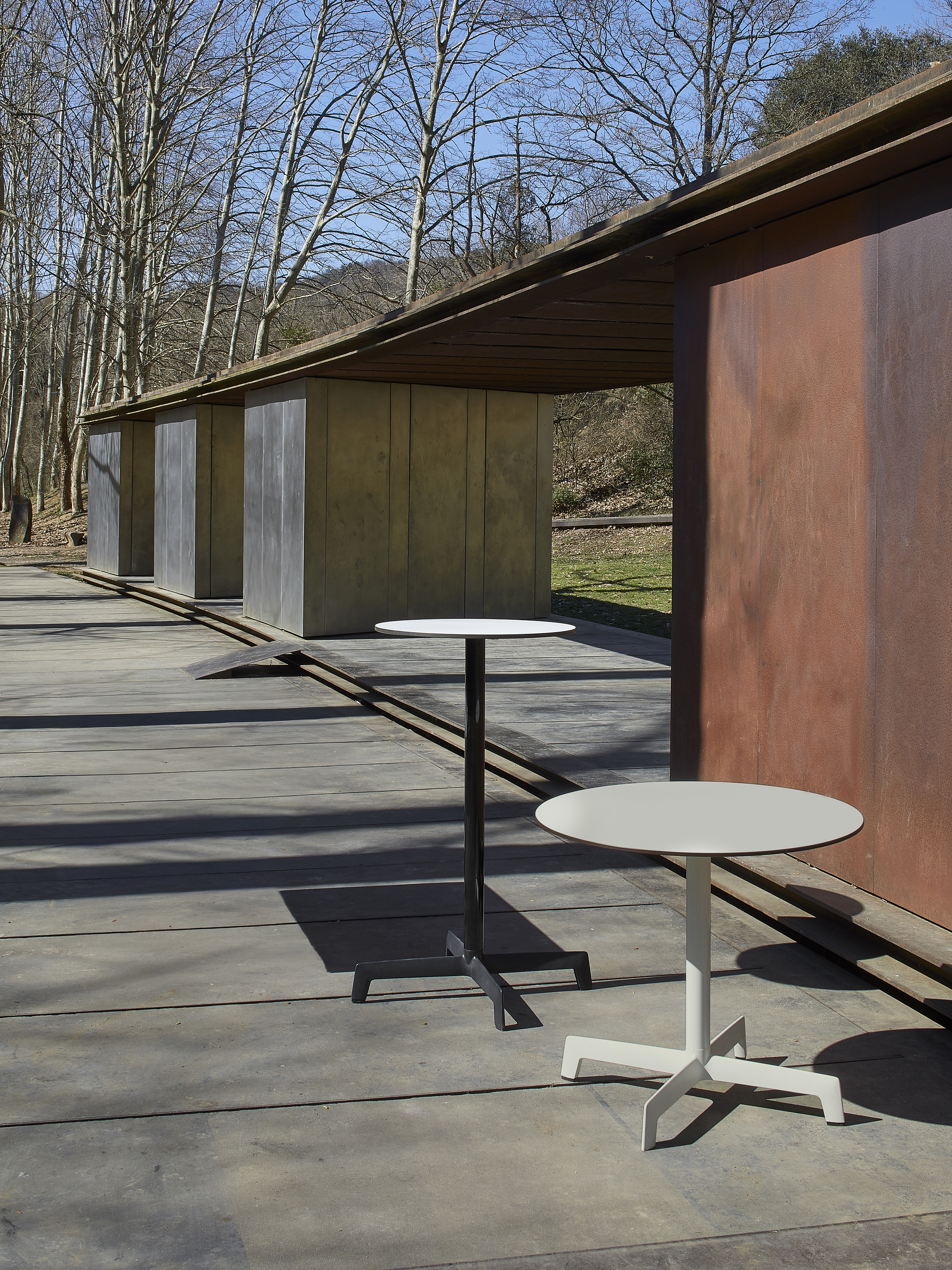 fix 69d7943273749 06132 02208 sputnik mesa marfil sputnik mesa pie alto blanca base negra